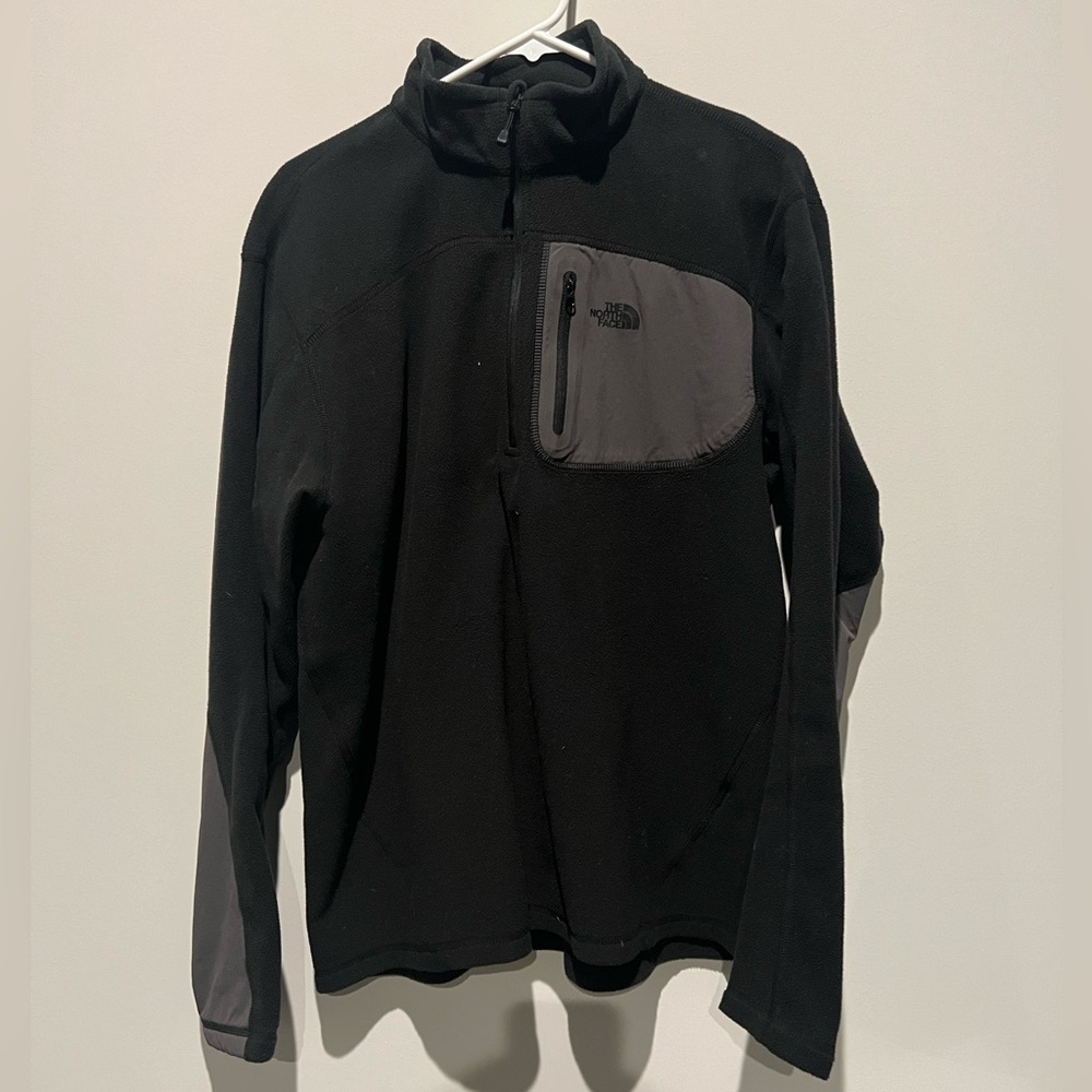 Men’s 1/4 zip. The North Face. Black. Large. Gently used. Non smoking.